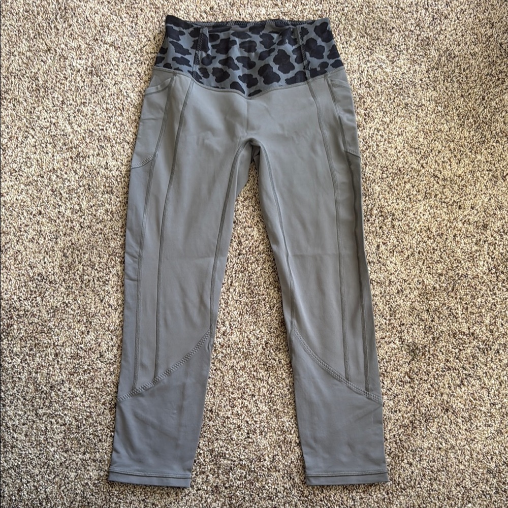 Lululemon All the right places grey leggings. Sz 6 23” length.